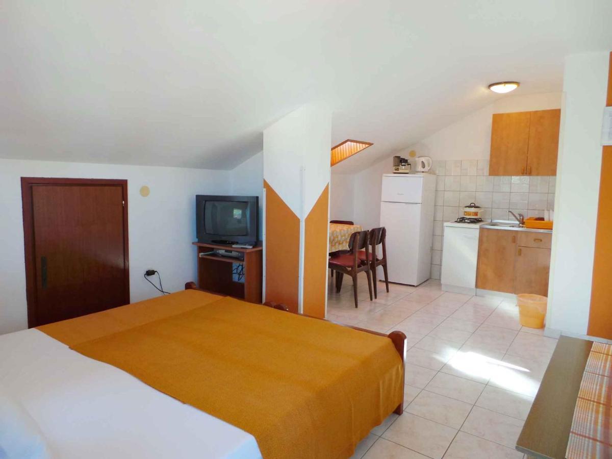 Apartment In Valbandon/Istrien 11261 Extérieur photo